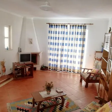 Julia For 6 W/ Private Swimming Pool Apartment